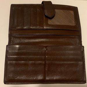 Dooney and Bourke wallet